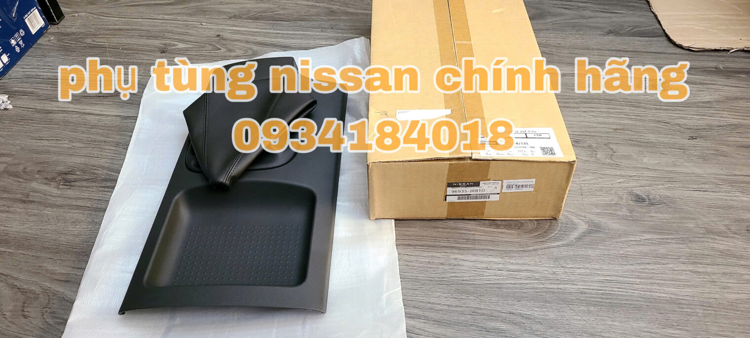 Ốp cần số ( MT ) 96935-JR81D Navara